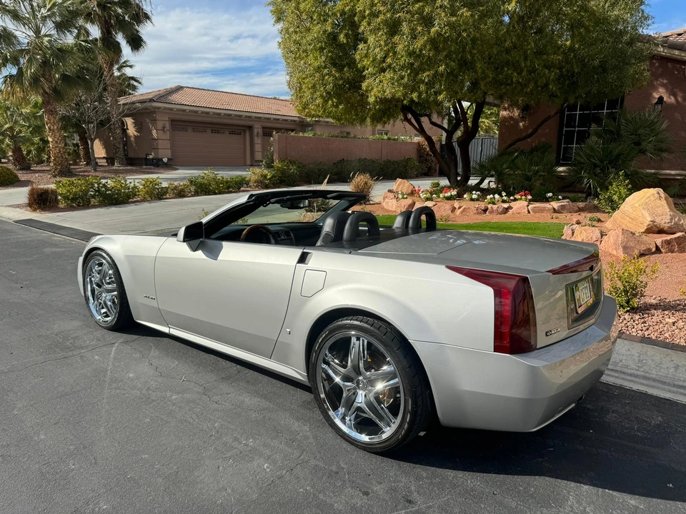 2006 Cadillac XLR - Image 14 of 31