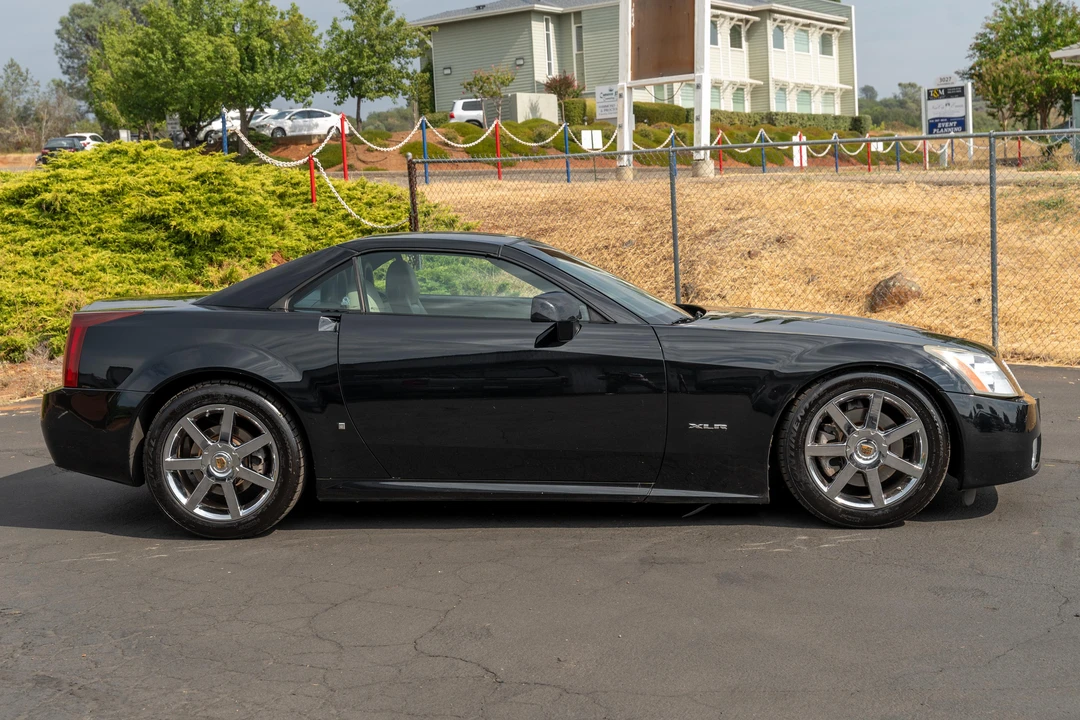 2006 Cadillac XLR - Image 9 of 31