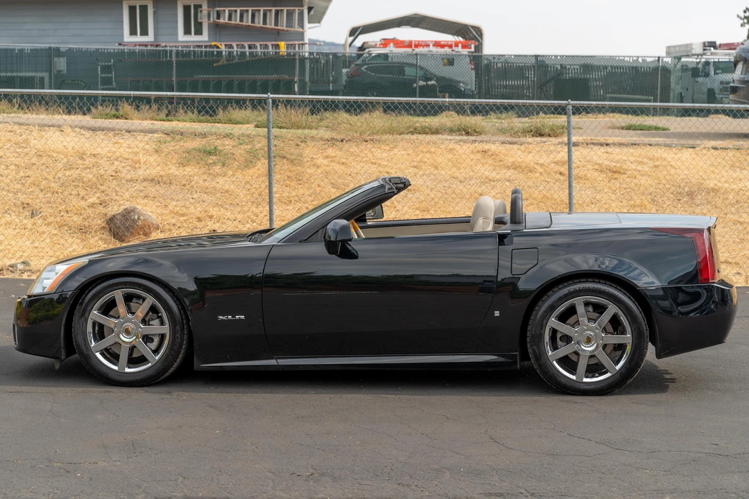 2006 Cadillac XLR - Image 13 of 31