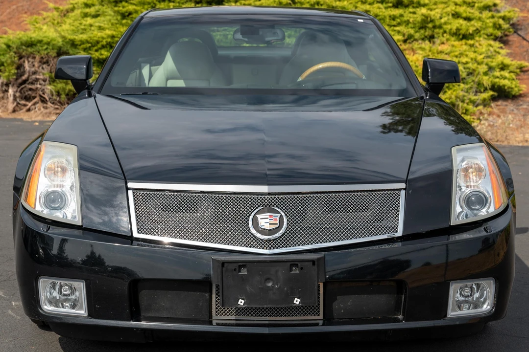 2006 Cadillac XLR - Image 2 of 31