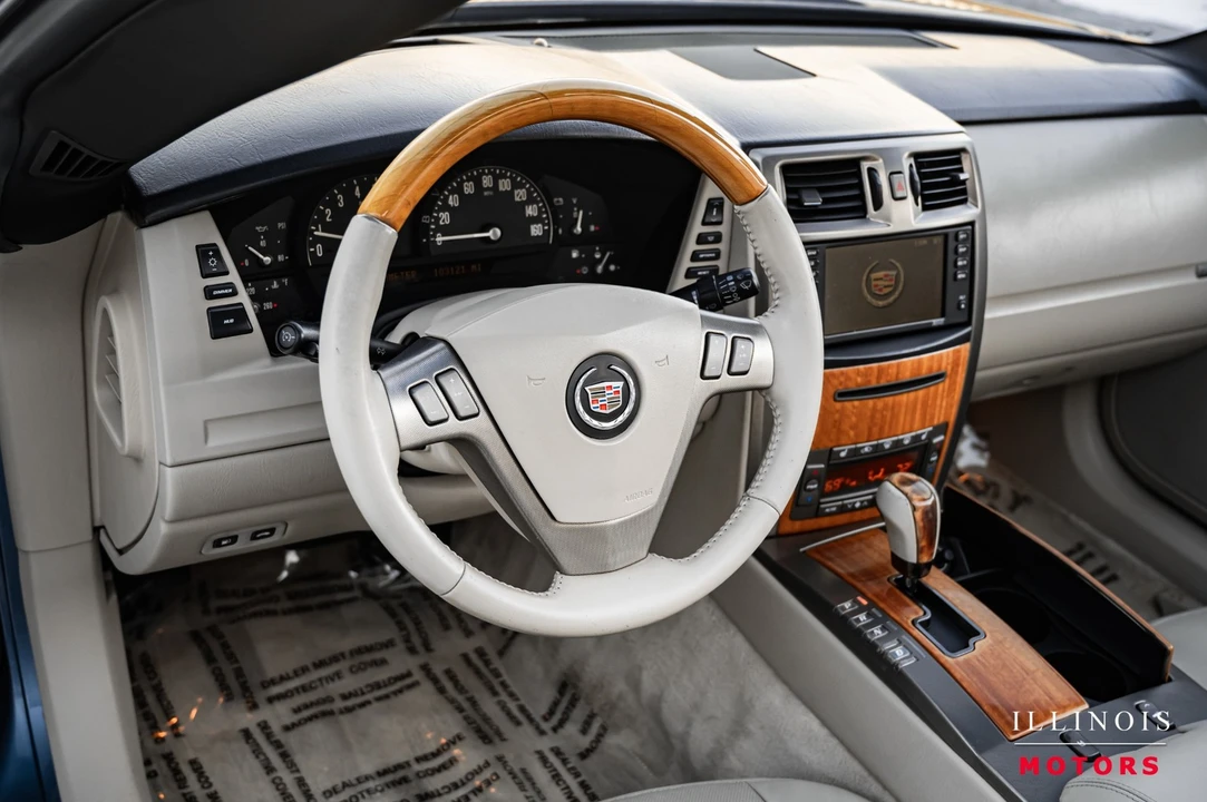 2006 Cadillac XLR - Image 17 of 21