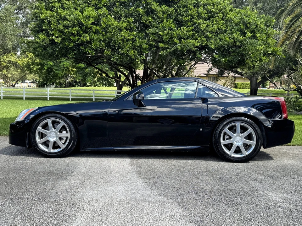 2006 Cadillac XLR - Image 15 of 31