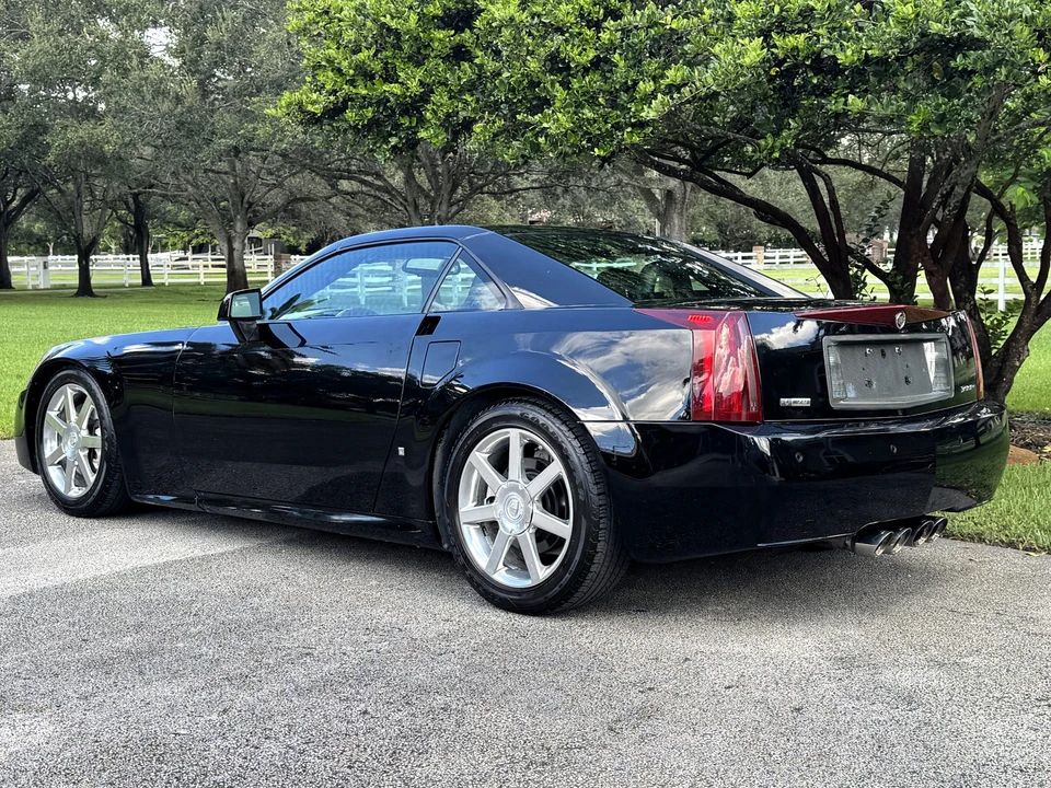 2006 Cadillac XLR - Image 14 of 31