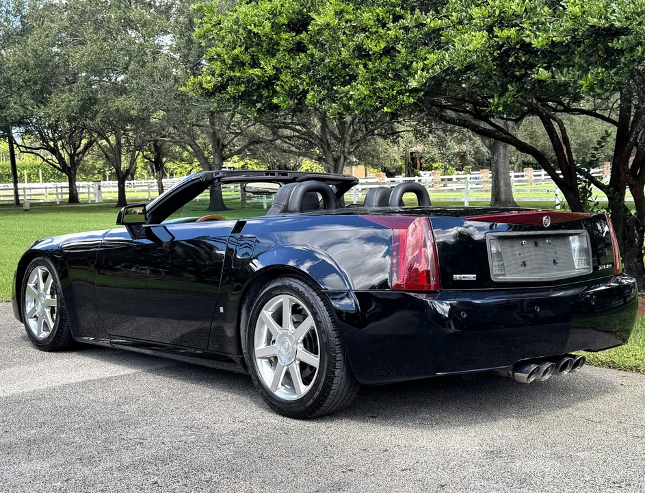 2006 Cadillac XLR - Image 8 of 31