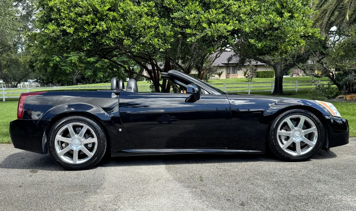 2006 Cadillac XLR - Image 4 of 31