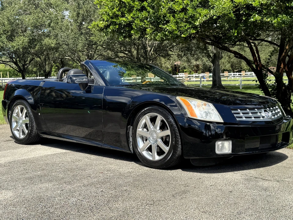 2006 Cadillac XLR - Image 3 of 31