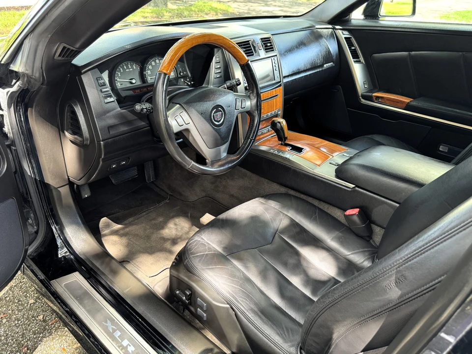 2006 Cadillac XLR - Image 17 of 31