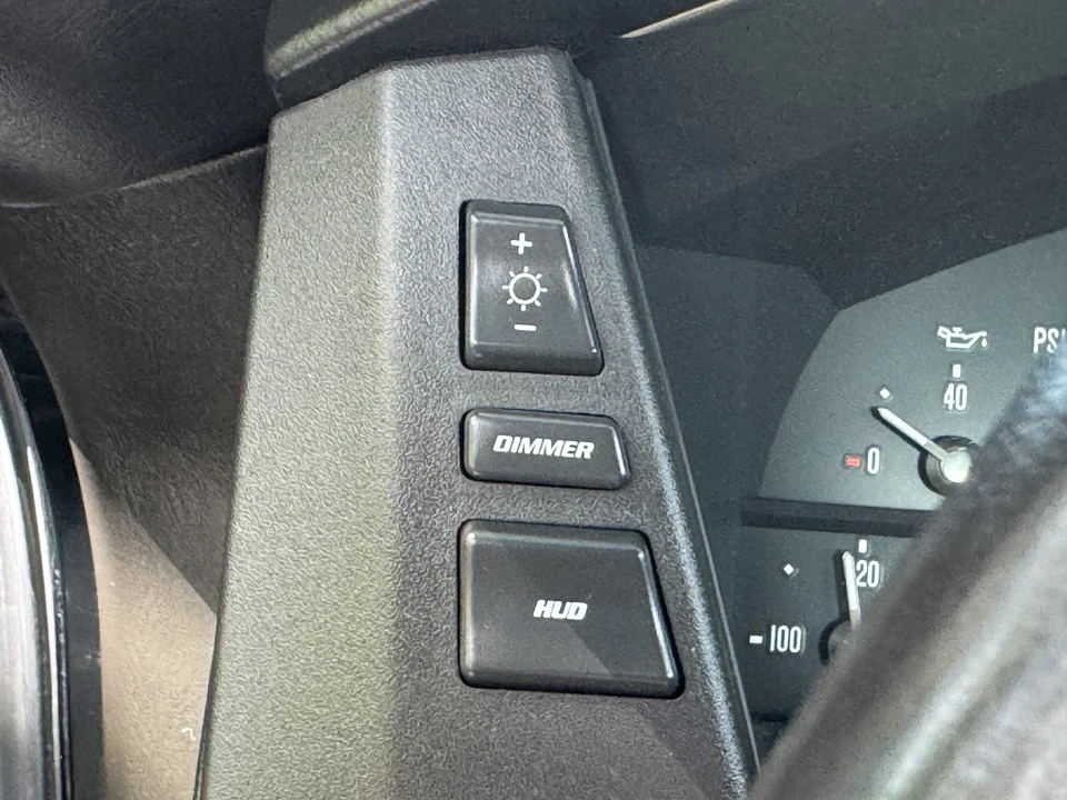 2006 Cadillac XLR - Image 23 of 31