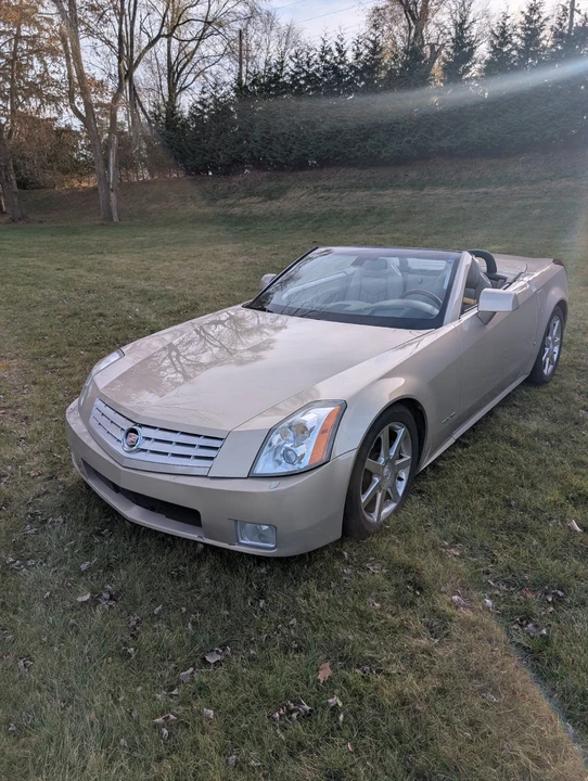 2006 Cadillac XLR - Image 2 of 21