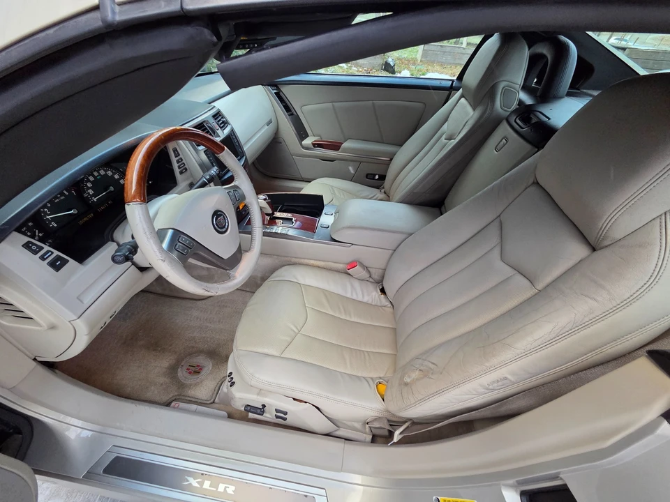 2006 Cadillac XLR - Image 16 of 21