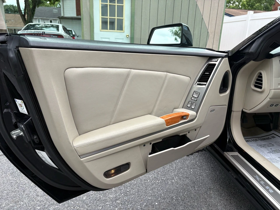 2006 Cadillac XLR - Image 15 of 27