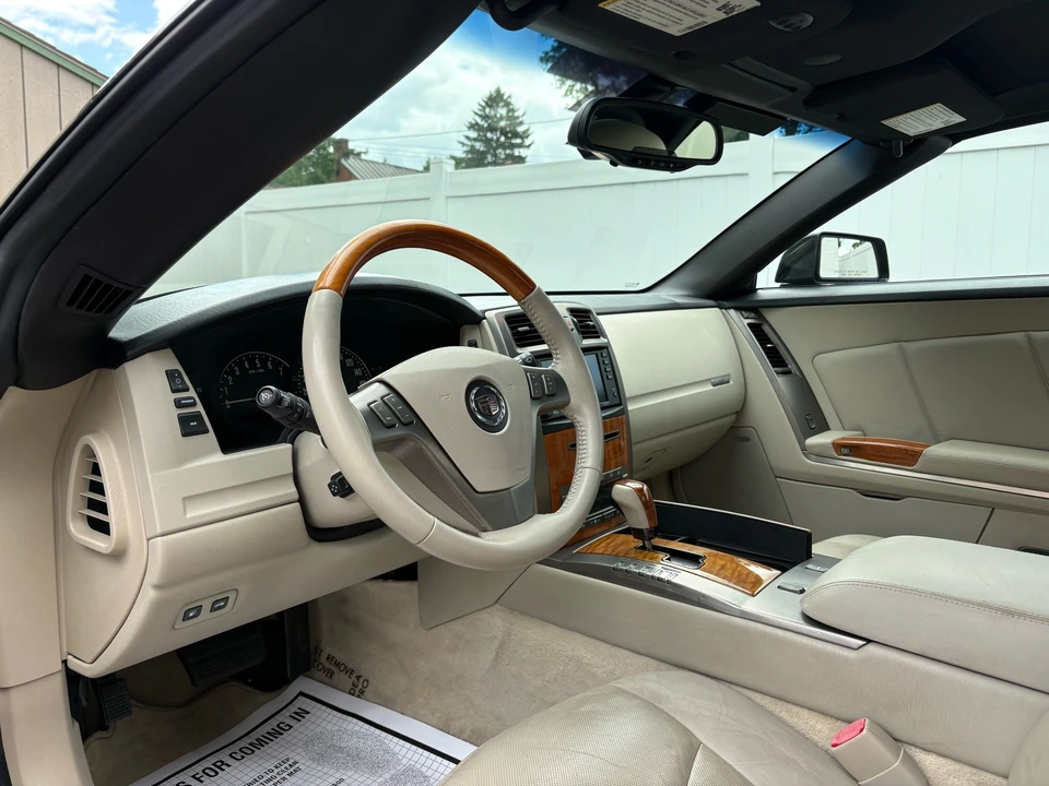 2006 Cadillac XLR - Image 16 of 27