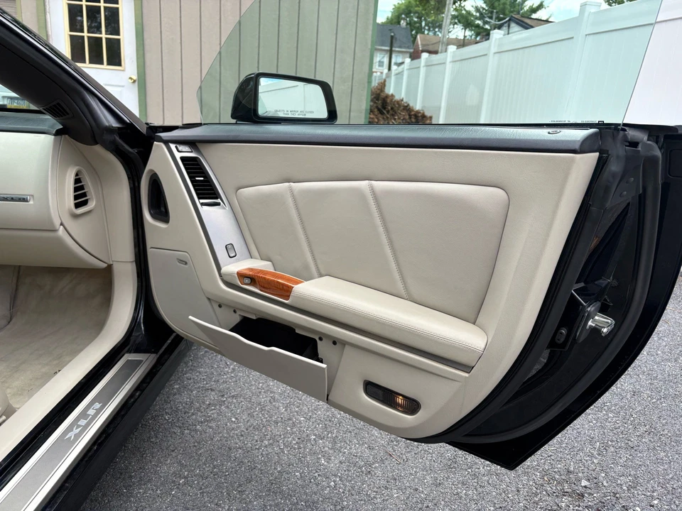 2006 Cadillac XLR - Image 18 of 27