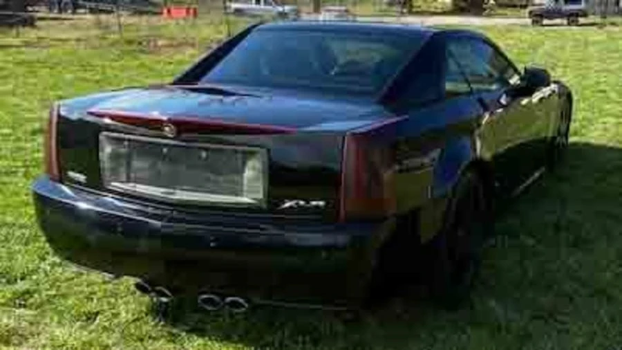 2006 Cadillac XLR - Image 2 of 8