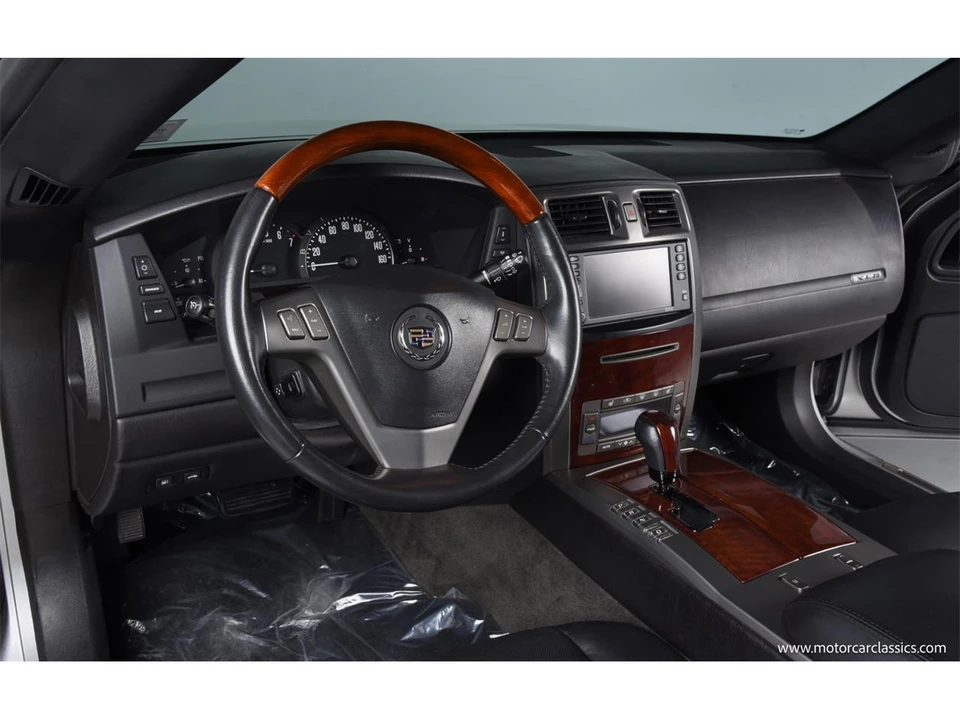 2006 Cadillac XLR - Image 23 of 31