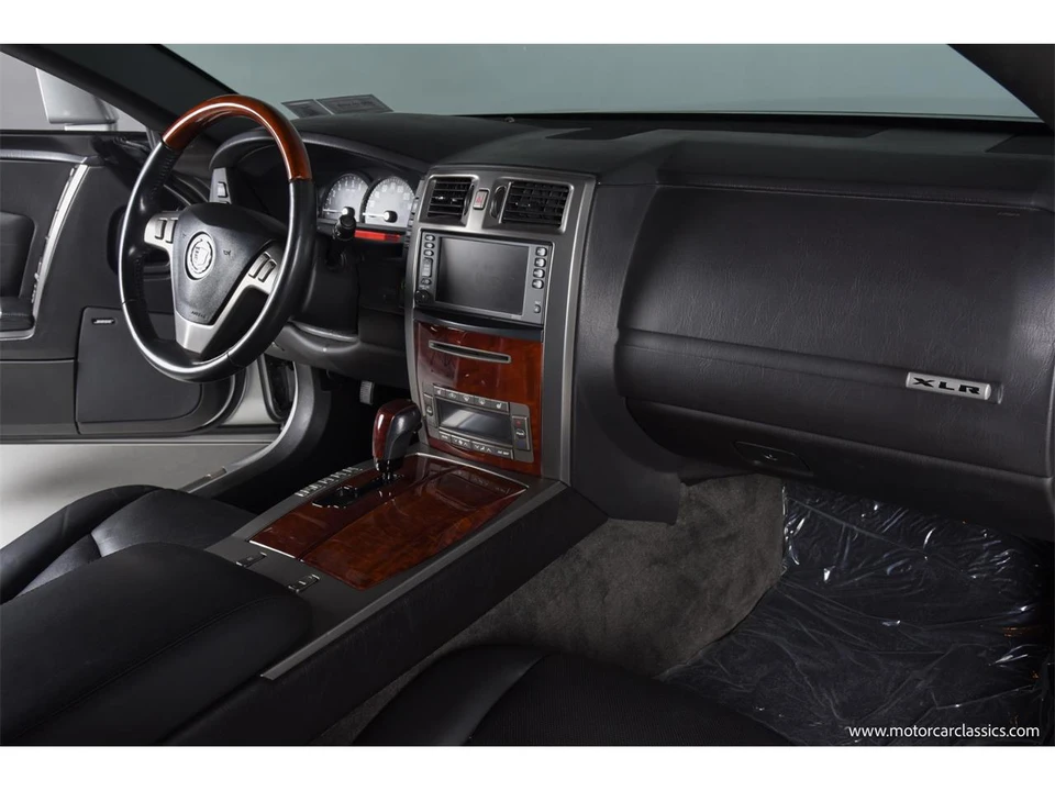 2006 Cadillac XLR - Image 25 of 31