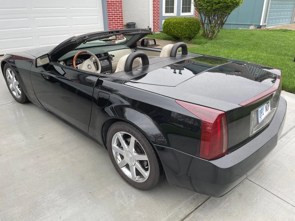 2006 Cadillac XLR - Image 5 of 31