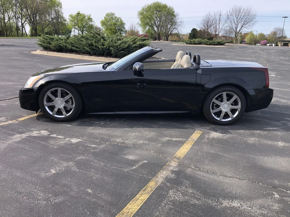 2006 Cadillac XLR - Image 4 of 31