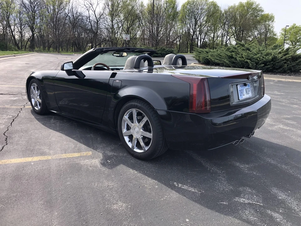2006 Cadillac XLR - Image 6 of 31