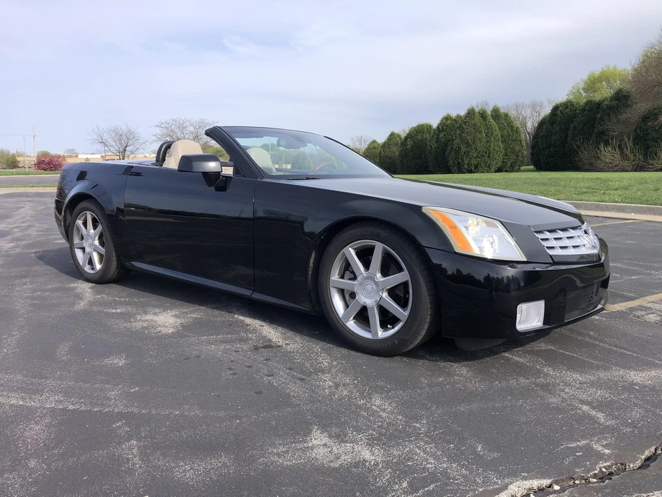 2006 Cadillac XLR - Image 15 of 31