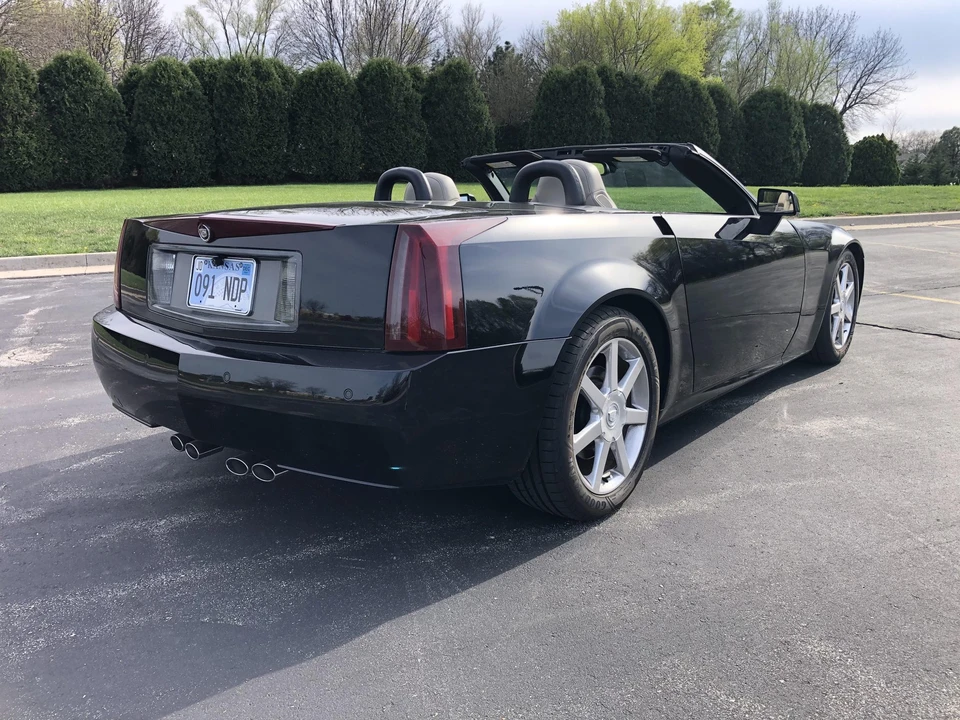 2006 Cadillac XLR - Image 8 of 31