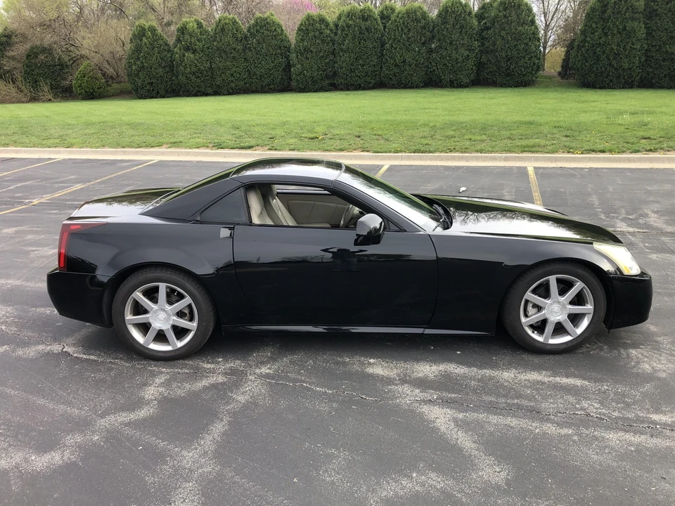2006 Cadillac XLR - Image 9 of 31