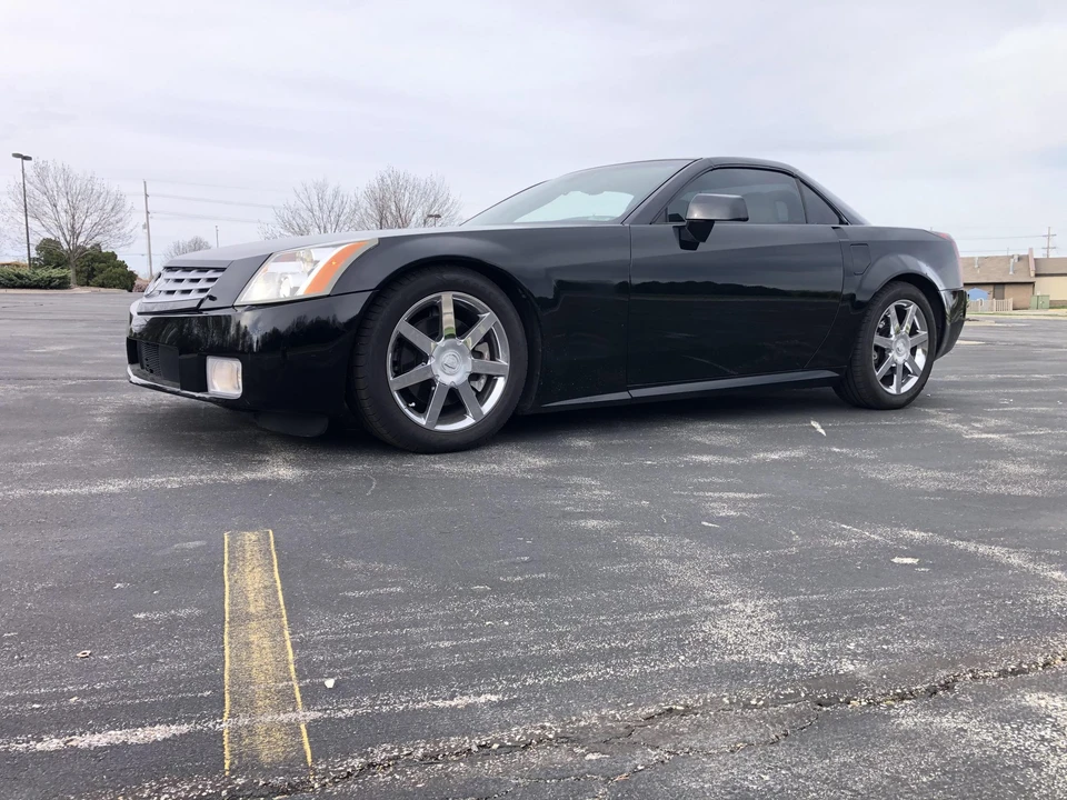 2006 Cadillac XLR - Image 3 of 31