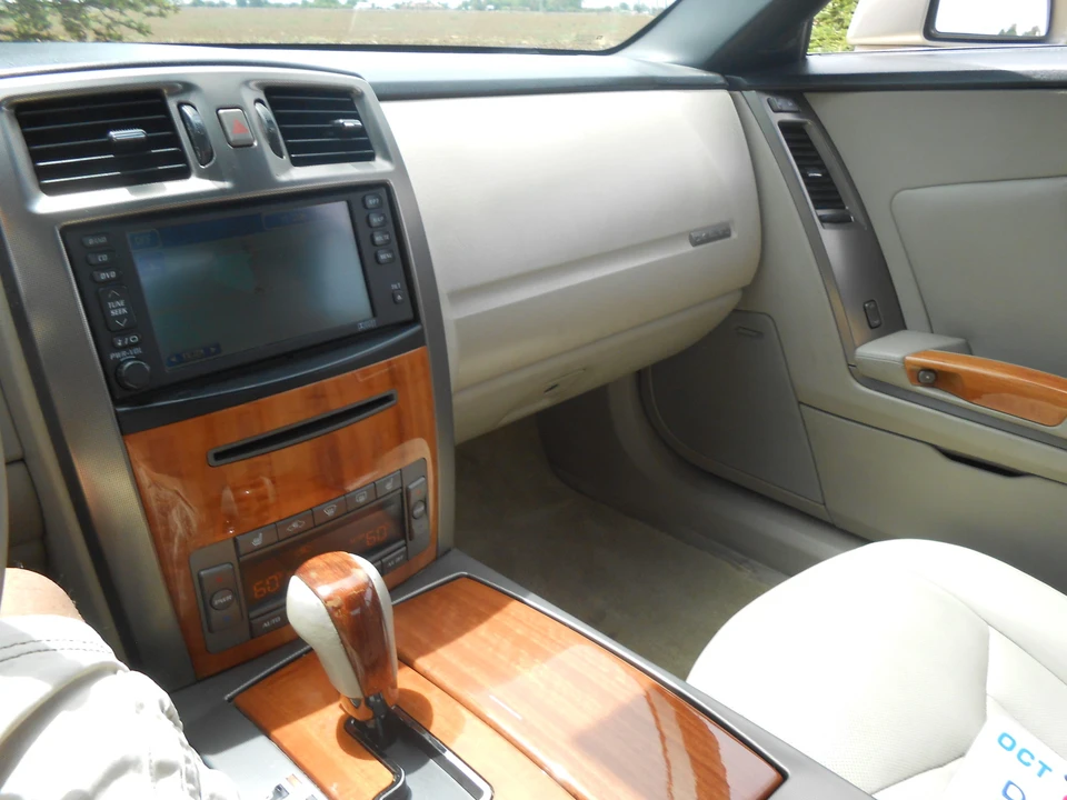 2006 Cadillac XLR - Image 28 of 31
