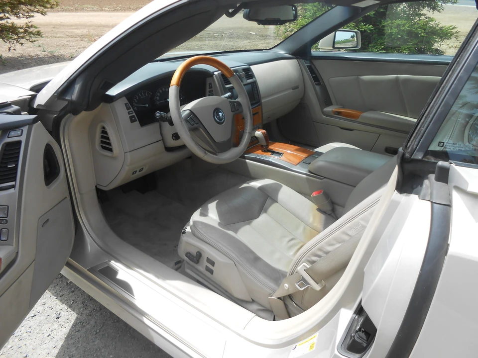 2006 Cadillac XLR - Image 24 of 31