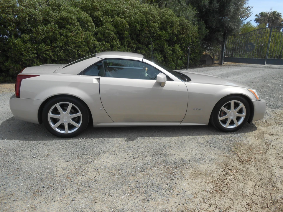 2006 Cadillac XLR - Image 9 of 31