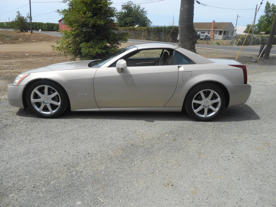 2006 Cadillac XLR - Image 3 of 31