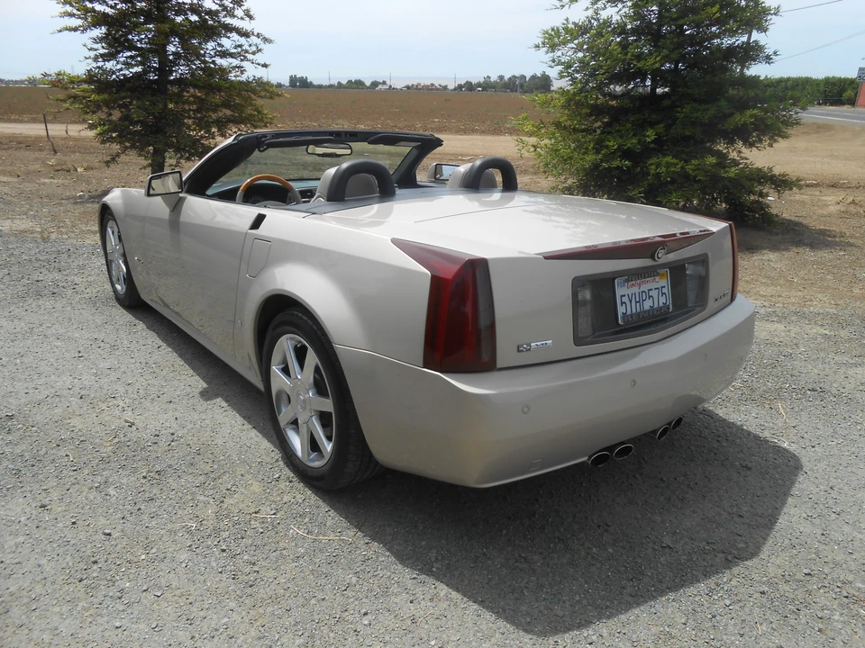 2006 Cadillac XLR - Image 15 of 31