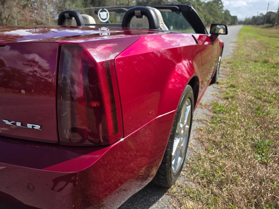 2006 Cadillac XLR - Image 13 of 21