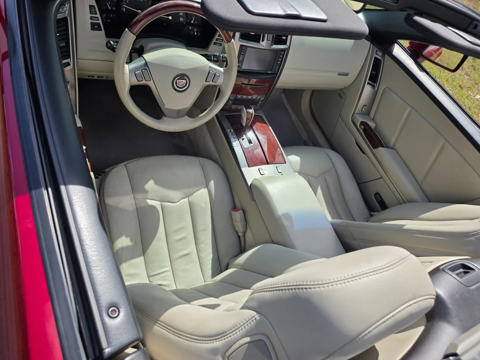 2006 Cadillac XLR - Image 14 of 21