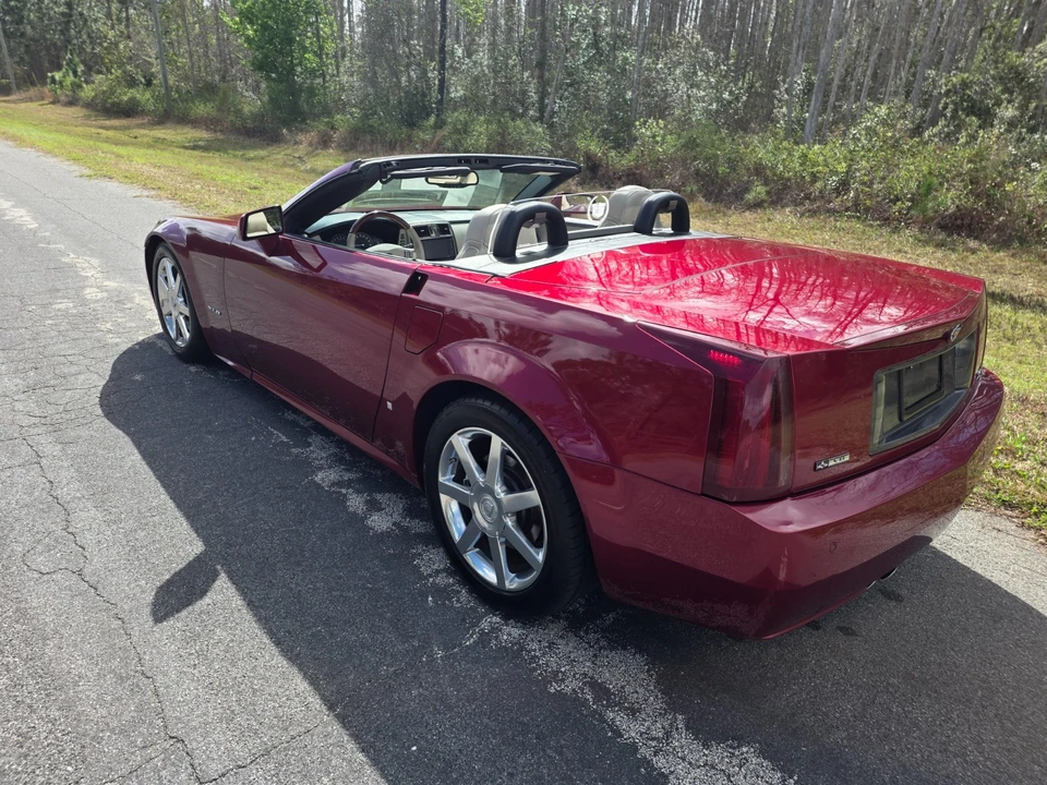 2006 Cadillac XLR - Image 2 of 21