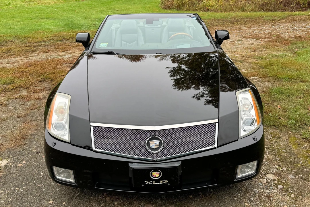 2006 Cadillac XLR - Image 2 of 31