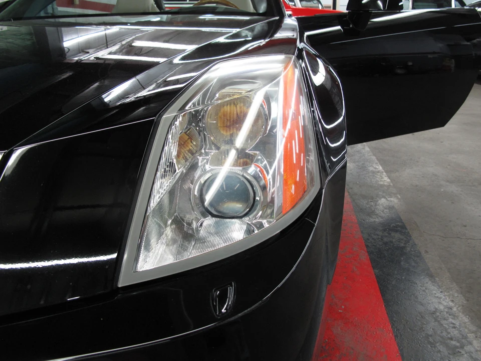 2006 Cadillac XLR - Image 19 of 31