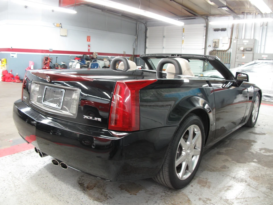 2006 Cadillac XLR - Image 8 of 31