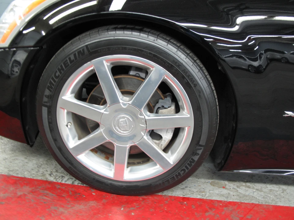 2006 Cadillac XLR - Image 28 of 31