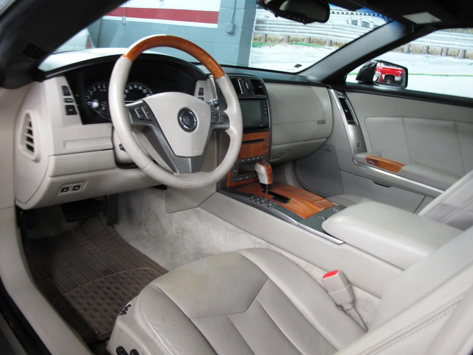 2006 Cadillac XLR - Image 31 of 31