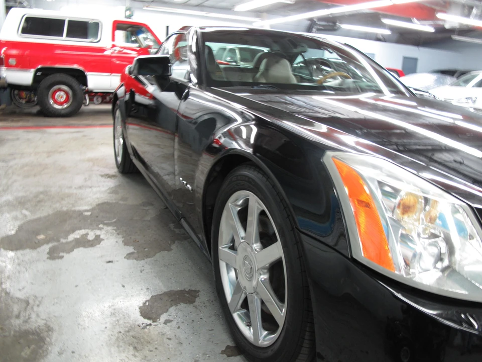 2006 Cadillac XLR - Image 17 of 31