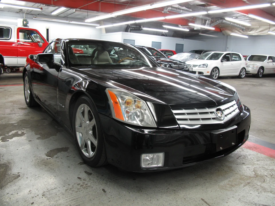 2006 Cadillac XLR - Image 5 of 31