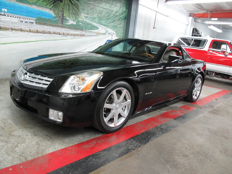 2006 Cadillac XLR - Image 3 of 31