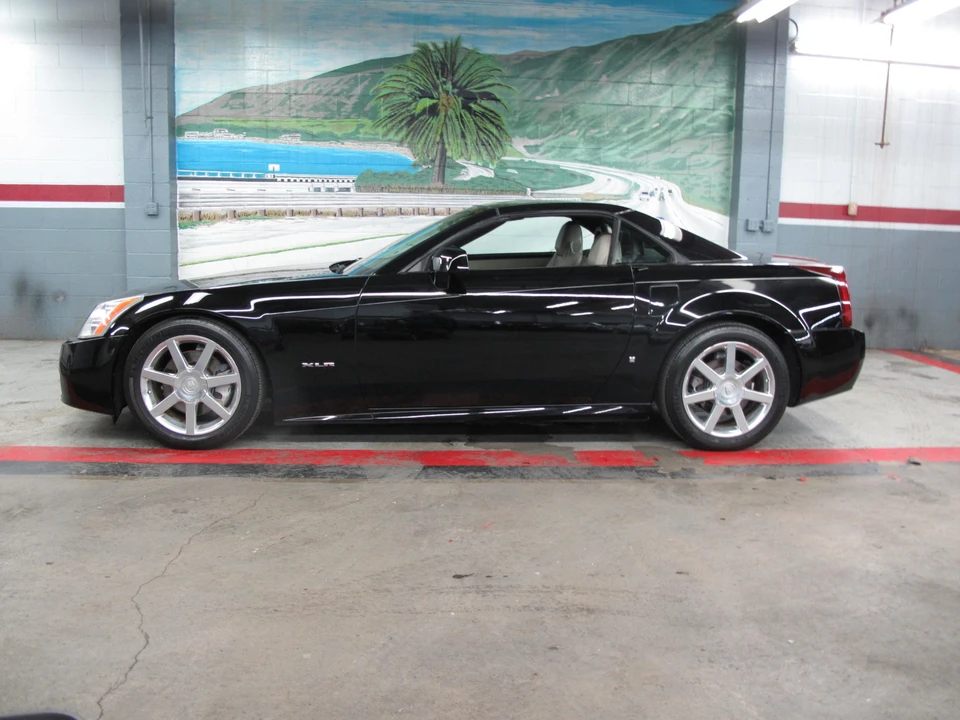 2006 Cadillac XLR - Image 2 of 31