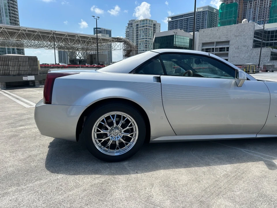 2006 Cadillac XLR - Image 9 of 21