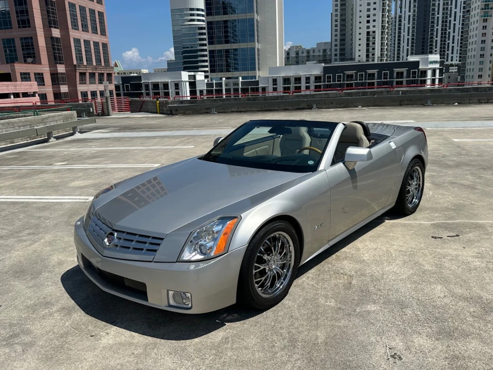 2006 Cadillac XLR - Image 13 of 21