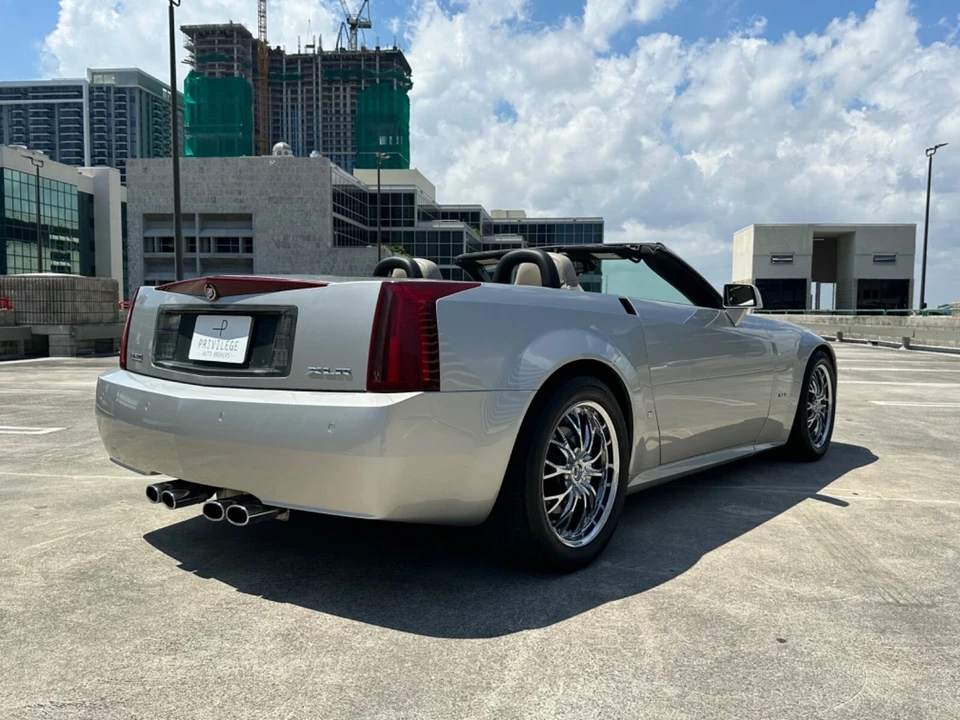 2006 Cadillac XLR - Image 14 of 21