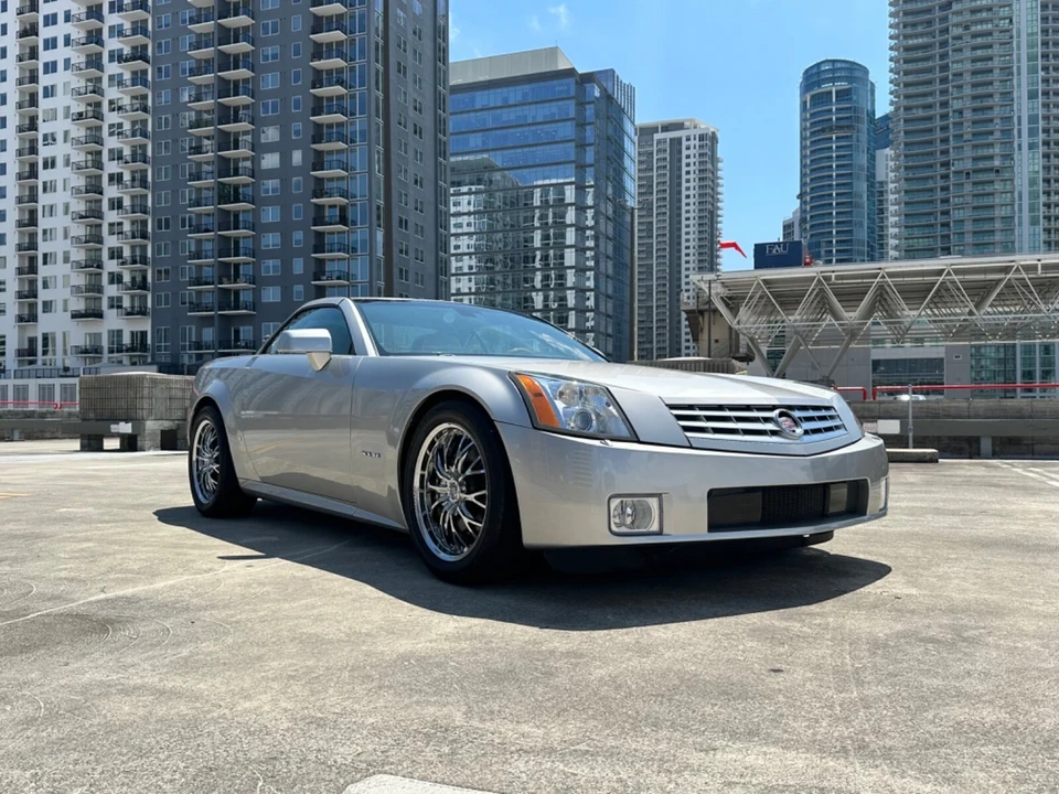 2006 Cadillac XLR - Image 12 of 21
