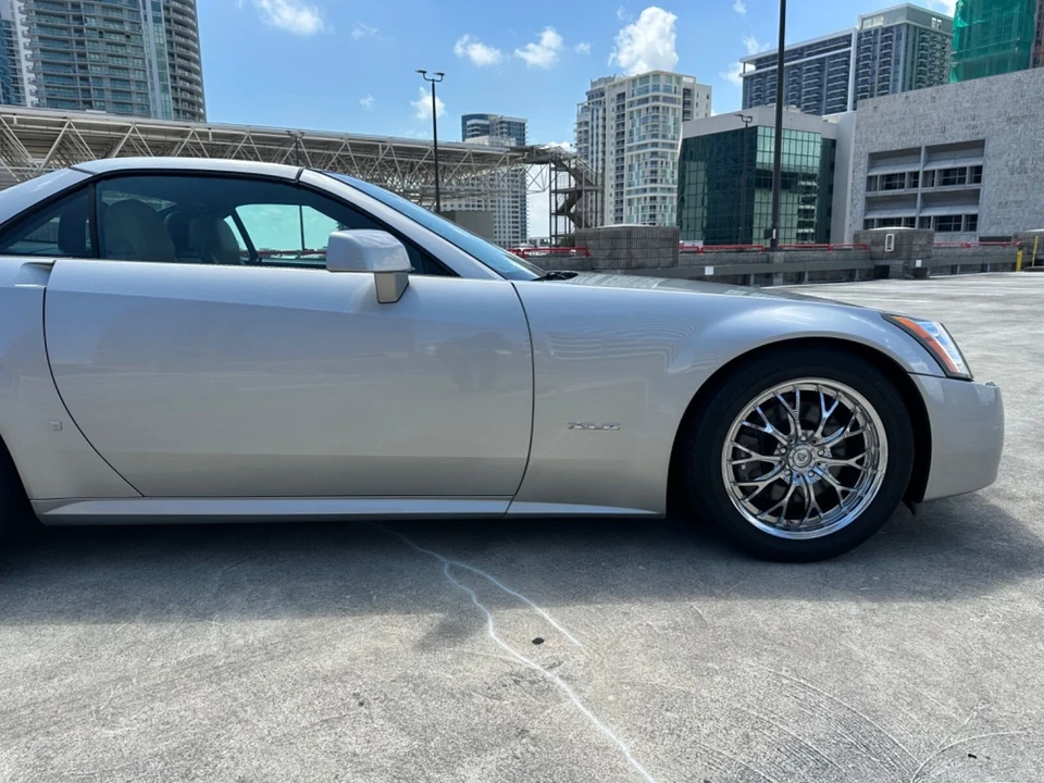 2006 Cadillac XLR - Image 10 of 21