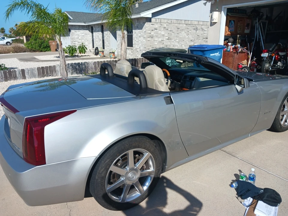2006 Cadillac XLR - Image 5 of 19